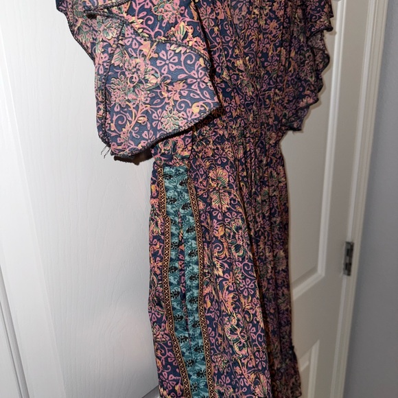 Chic Floral Ruffle Mini Dress - Picture 4 of 8